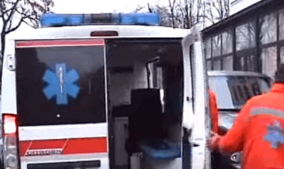 TRAGEDIJA NA GRUŽANSKOM JEZERU: <span style='color:red;'><b>Udavila se</b></span> dvadesetogišnja devojka, drug je slučajno gurnuo u vodu!